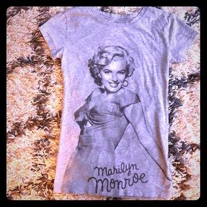 Marilyn Monroe fitted tee- Like New